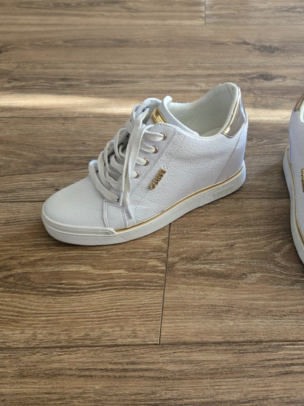 Guess Flowurs Shoes